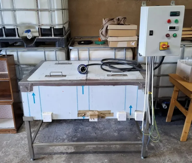 Wilsons Auctions - Industrial Fruit Juice and Cider Press Auction - Auction Image 2