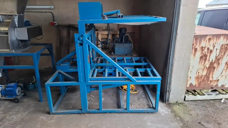 Wilsons Auctions - Industrial Fruit Juice and Cider Press Auction - Auction Image 4