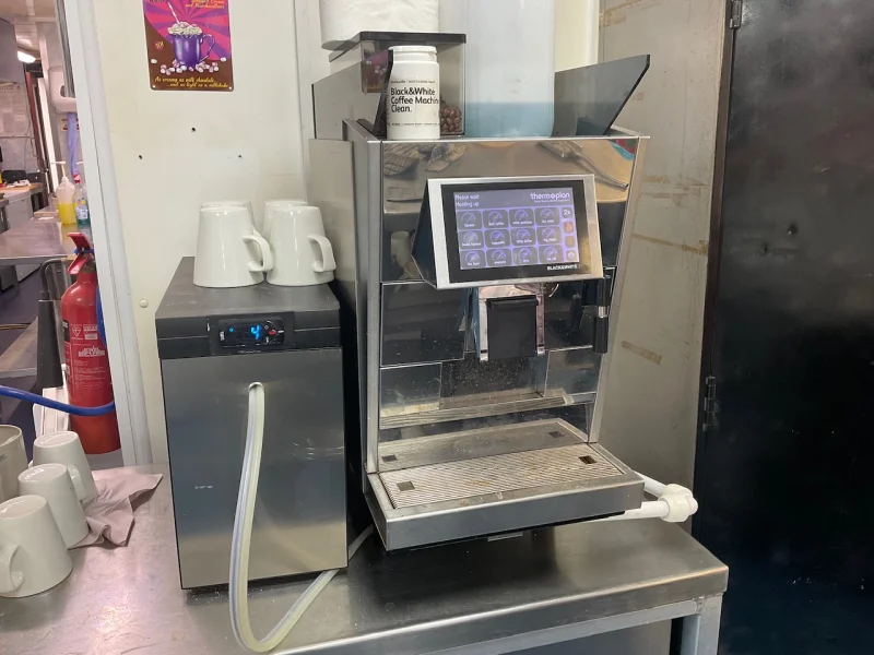 BPI - Entire Contents of Ice Cream Parlour/Cafe at Auction to include Ice Cream Machines, Freezers, Fridges, Bain Marie, Prep Tables & more - Auction Image 3