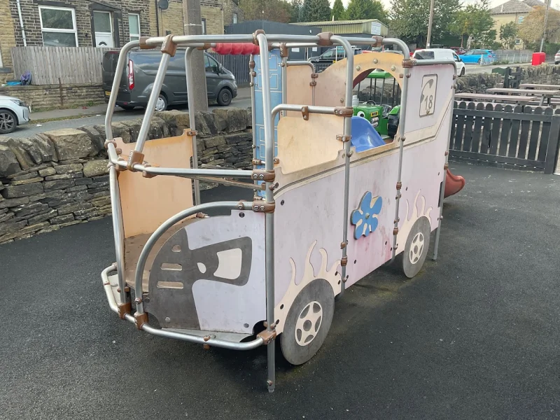 BPI - Entire Contents of Ice Cream Parlour/Cafe at Auction to include Ice Cream Machines, Freezers, Fridges, Bain Marie, Prep Tables & more - Auction Image 4