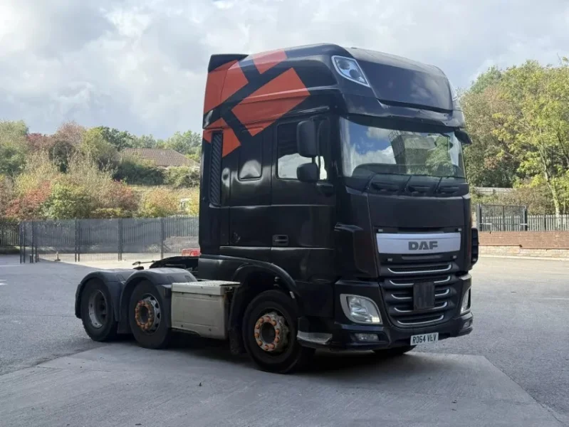 Gavel Auctioneers Ltd - Unreserved Online Auction - 2016 DAF 26-t with Fassi 485 Crane & Drag, 2014 DAF 460 Tractor Unit, Andover Low Loader & Extending Flatbed - Auction Image 1