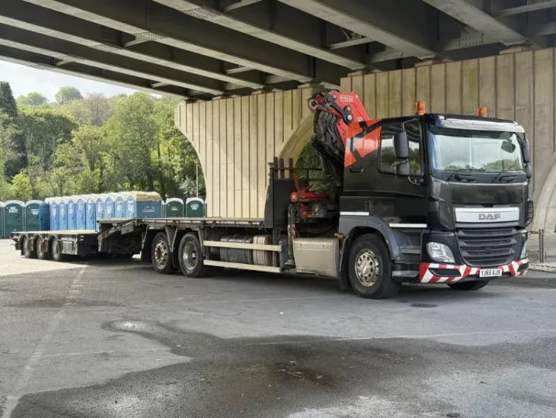 Gavel Auctioneers Ltd - Unreserved Online Auction - 2016 DAF 26-t with Fassi 485 Crane & Drag, 2014 DAF 460 Tractor Unit, Andover Low Loader & Extending Flatbed - Auction Image 2