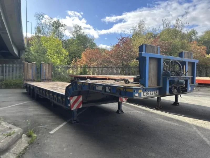 Gavel Auctioneers Ltd - Unreserved Online Auction - 2016 DAF 26-t with Fassi 485 Crane & Drag, 2014 DAF 460 Tractor Unit, Andover Low Loader & Extending Flatbed - Auction Image 4
