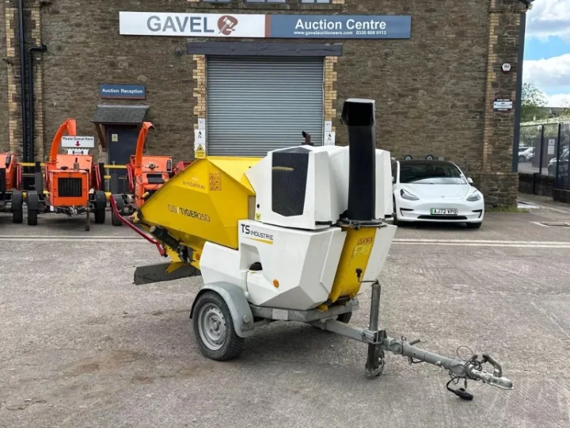 Gavel Auctioneers Ltd - 2016 TS Industries GS/Tiger25D Towable Diesel Chipper Available at Auction - Auction Image 1