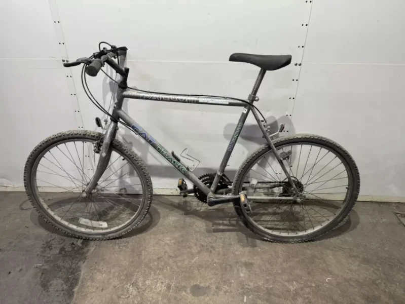 JPS Chartered Surveyors - Contents of Bike Sales | Mountain bikes, Hybrid Bikes & Prototype Bikes, Parts & Accessories at Auction - Auction Image 5