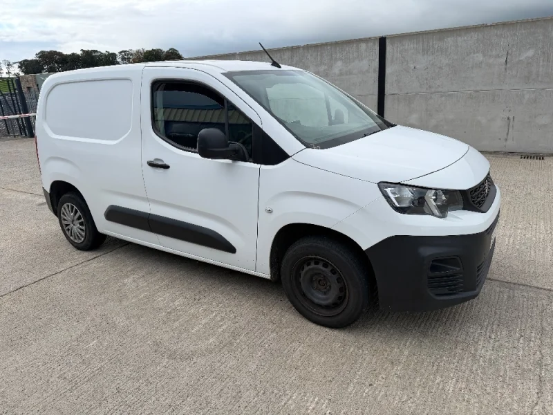Mid Ulster Auctions Ltd - Vans, Cars & HGVs Auction – Commercial Vehicles, Tippers, Low Loaders & More - Auction Image 2