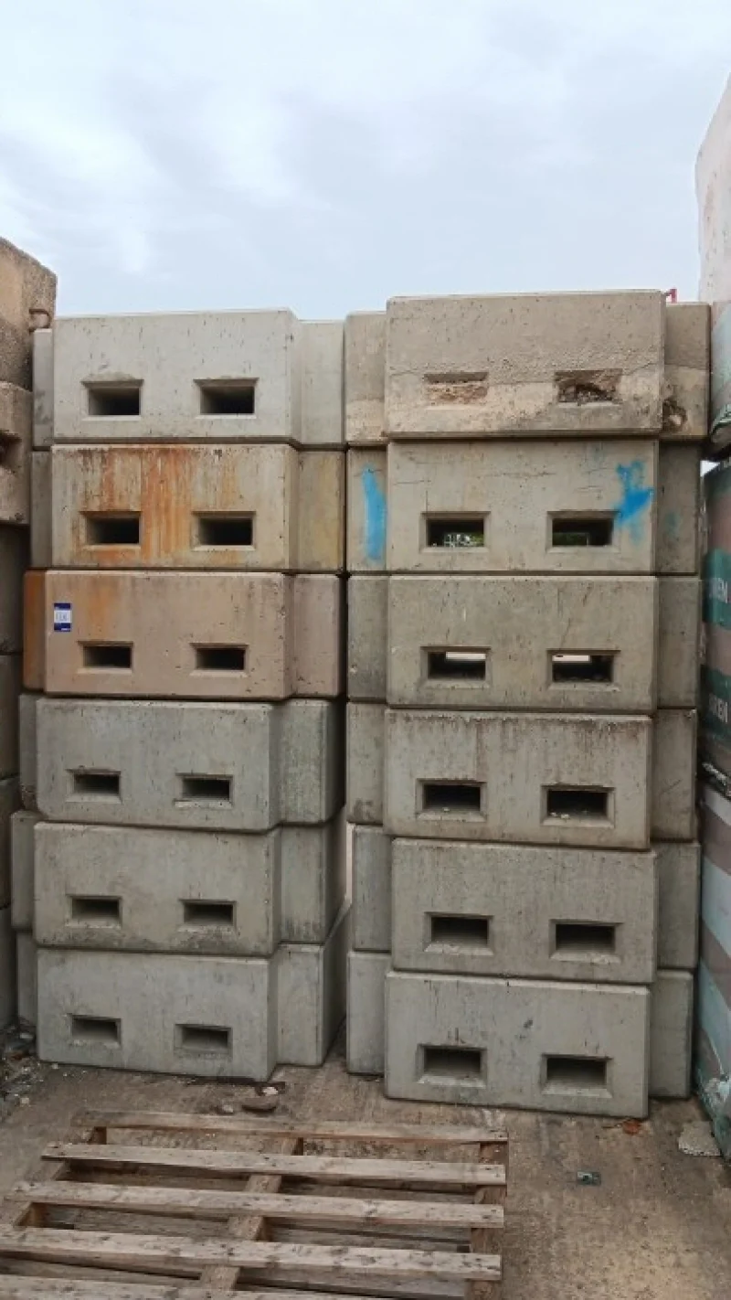 BTG Eddisons - Stockport - Wide Range of Building Materials including Welfare Units, Scaffolding, Plasterboard and other at Auction - Auction Image 6