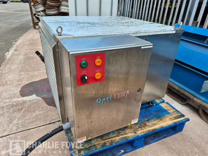 Charlie Foyle Auctioneers - HGV Salvage Park Auction - Auction Image 7