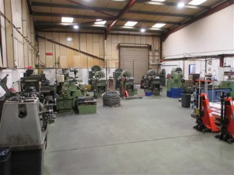 Lambert Smith Hampton - Exeter - Sliding Head, CNC & Conventional Machine Tools,  Engineering, Inspection and Factory Equipment, Forklift at Auction - Auction Image 3