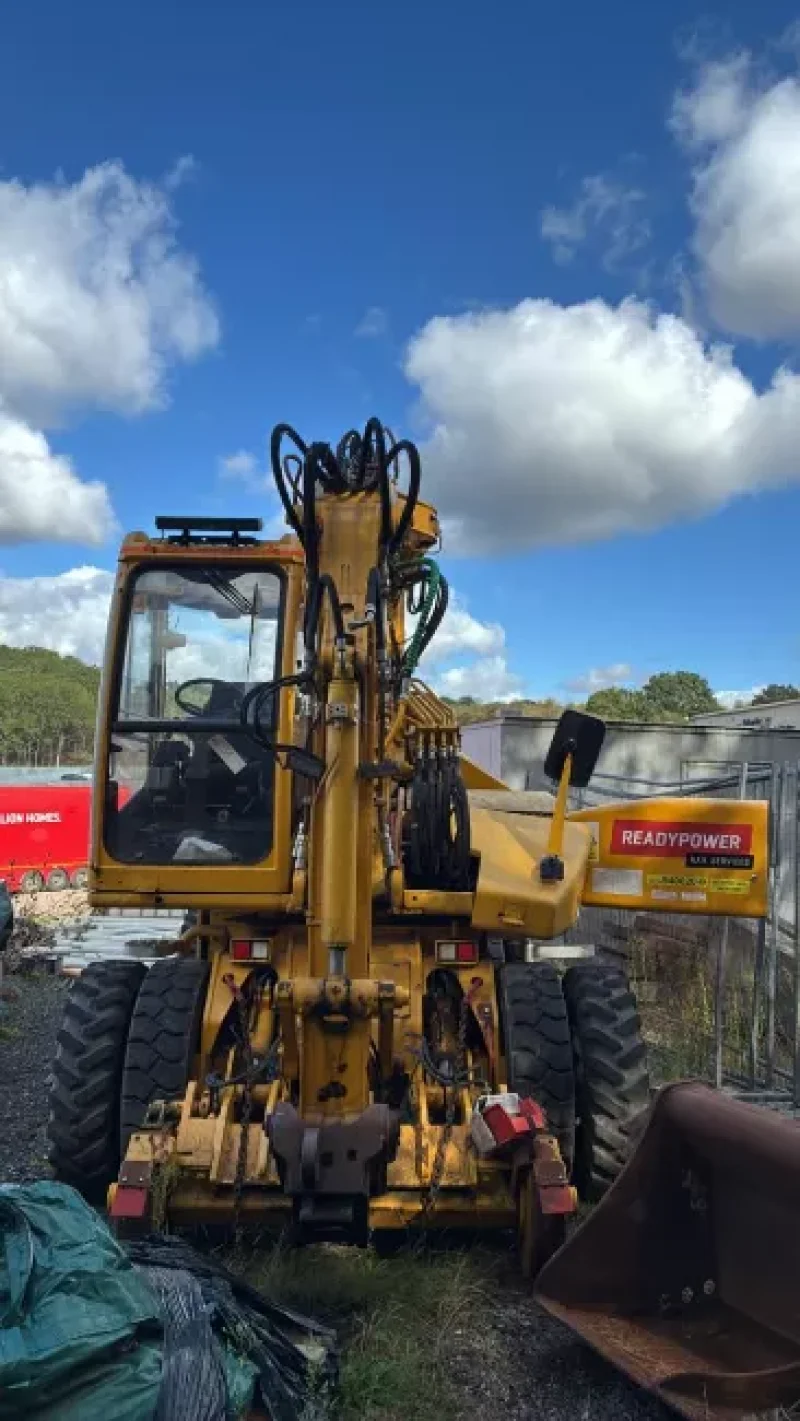 Sanderson Weatherall LLP - Tracked/ Wheeled Road Rail Vehicles, Contractors Plant & Equipment at Auction - Auction Image 6