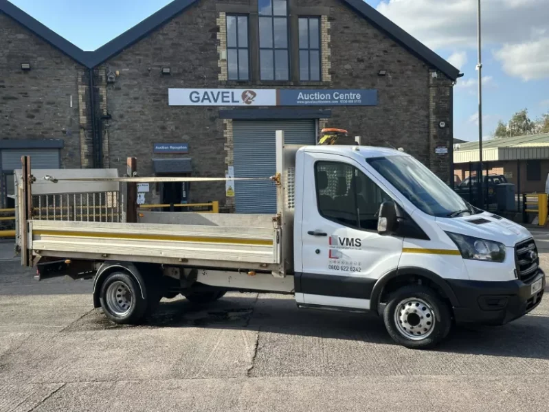 Gavel Auctioneers Ltd - Unreserved Online Auction - 2022 Ford Transit 350 Leader Ecoblue Flatbed with Dhollandia Tail Lift at Auction - Auction Image 1