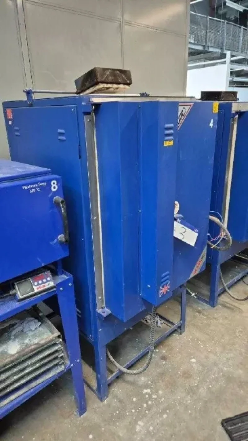 Sanderson Weatherall LLP - Leeds - Traditional Glass Making & Ceramics Equipment, Fork Lift, Gallery Furniture & Office Equipment at Auction - Auction Image 3
