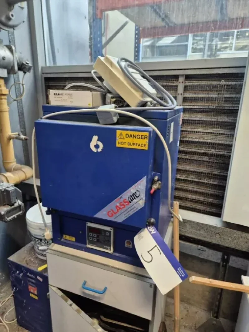 Sanderson Weatherall LLP - Leeds - Traditional Glass Making & Ceramics Equipment, Fork Lift, Gallery Furniture & Office Equipment at Auction - Auction Image 4