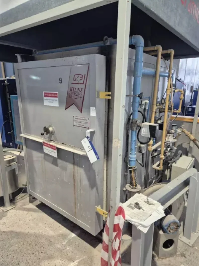 Sanderson Weatherall LLP - Leeds - Traditional Glass Making & Ceramics Equipment, Fork Lift, Gallery Furniture & Office Equipment at Auction - Auction Image 5