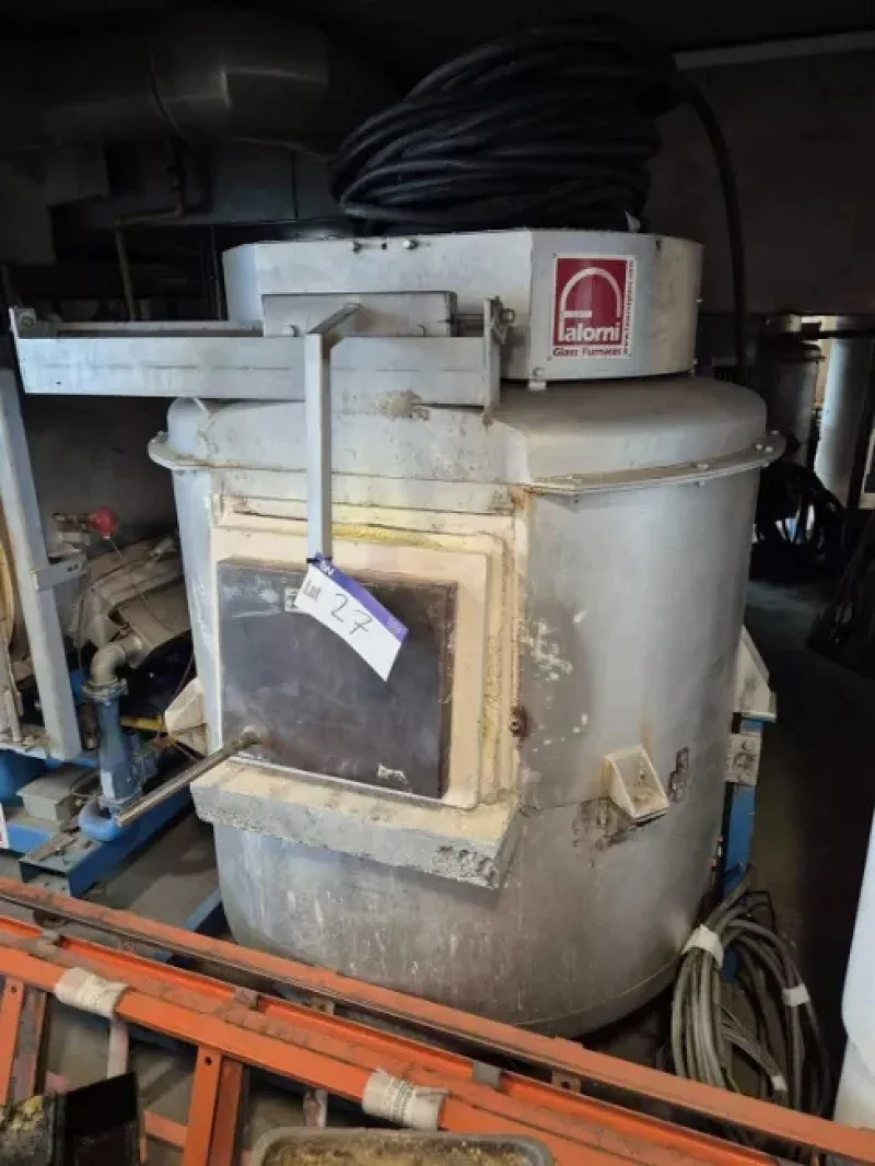 Sanderson Weatherall LLP - Leeds - Traditional Glass Making & Ceramics Equipment, Fork Lift, Gallery Furniture & Office Equipment at Auction - Auction Image 9
