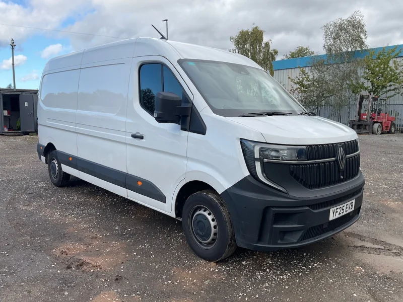 BPI - 2025 Renault Master LM35 Advance Blue DCI Panel Van at Auction - Auction Image 1