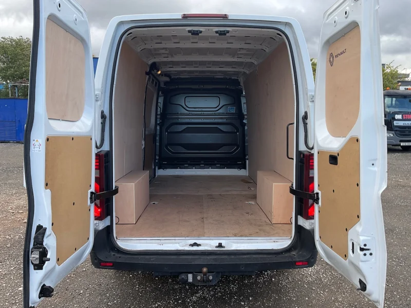 BPI - 2025 Renault Master LM35 Advance Blue DCI Panel Van at Auction - Auction Image 7