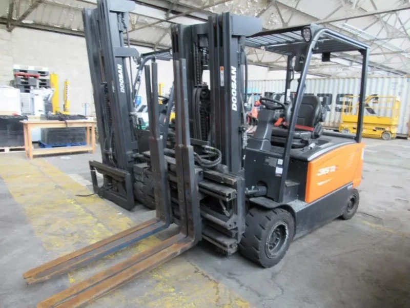 BTG Eddisons - Scunthorpe - Doosan Forklift Trucks, Batteries, Pallet Inverter, Pallet Wrapper, Loading Ramp, Crusher at Auction - Auction Image 6