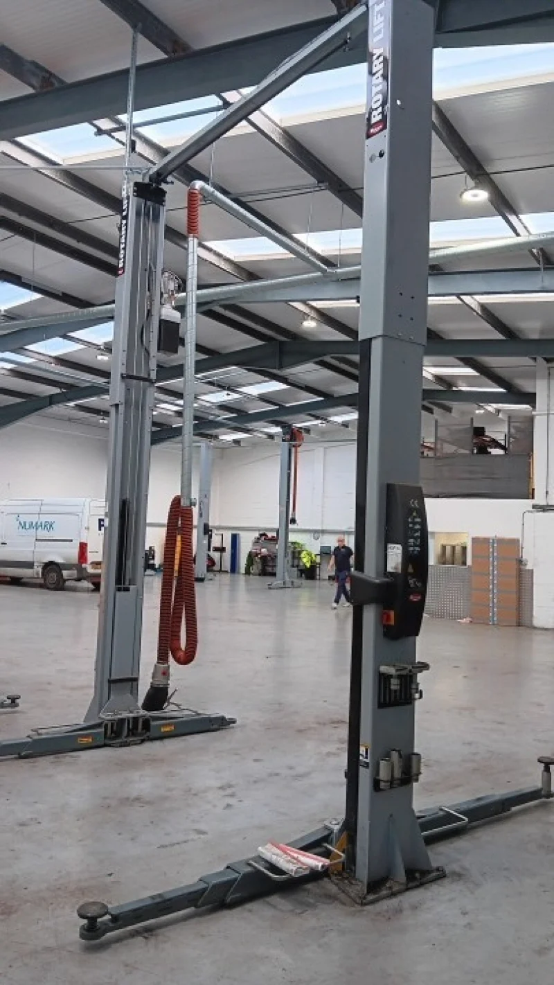 BTG Eddisons - Stockport - Assets of a Vehicle Fleet Management Company to include Range of Garage Equipment at Auction  - STEVENAGE - Auction Image 1