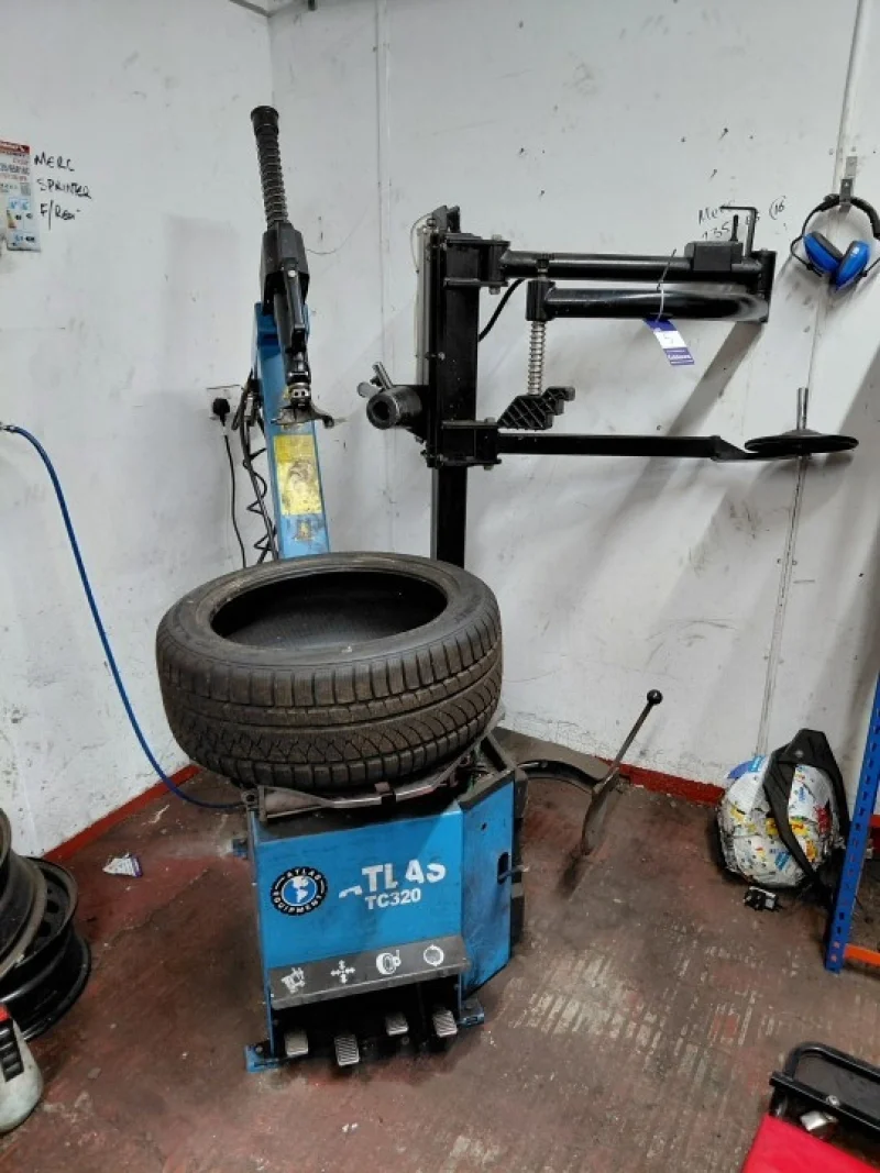 BTG Eddisons - Stockport - Assets of a Vehicle Fleet Management Company to include Range of Garage Equipment at Auction - WARRINGTON (copy) - Auction Image 3