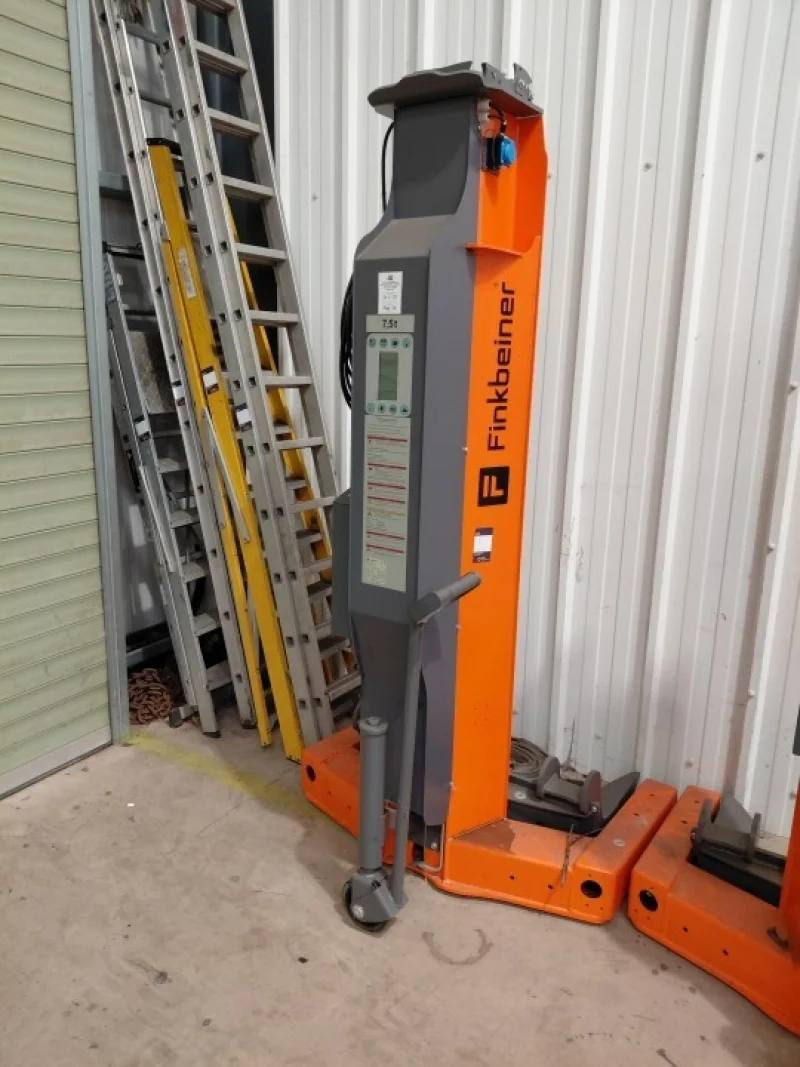 BTG Eddisons - Stockport - Assets of a Vehicle Fleet Management Company to include Range of Garage Equipment at Auction - TIVERTON - Auction Image 1