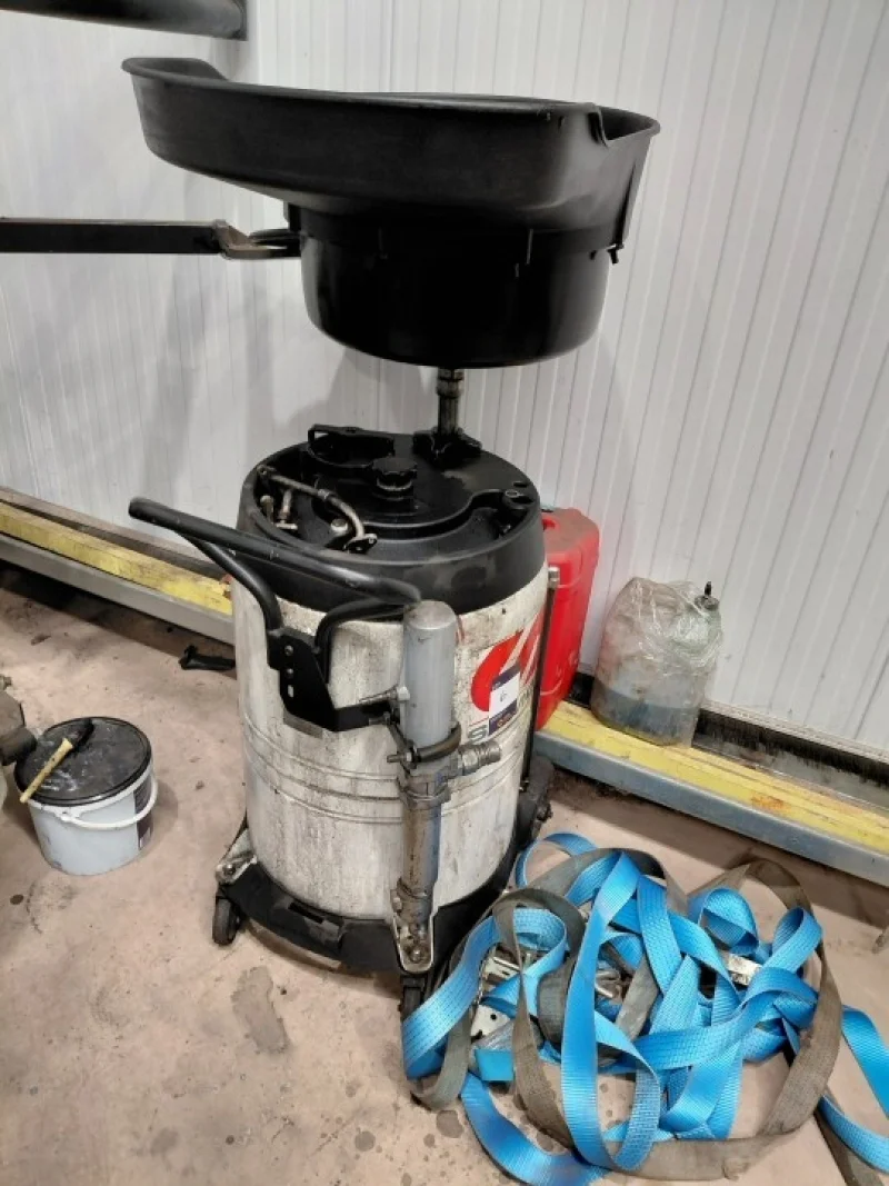 BTG Eddisons - Stockport - Assets of a Vehicle Fleet Management Company to include Range of Garage Equipment at Auction - TIVERTON - Auction Image 5