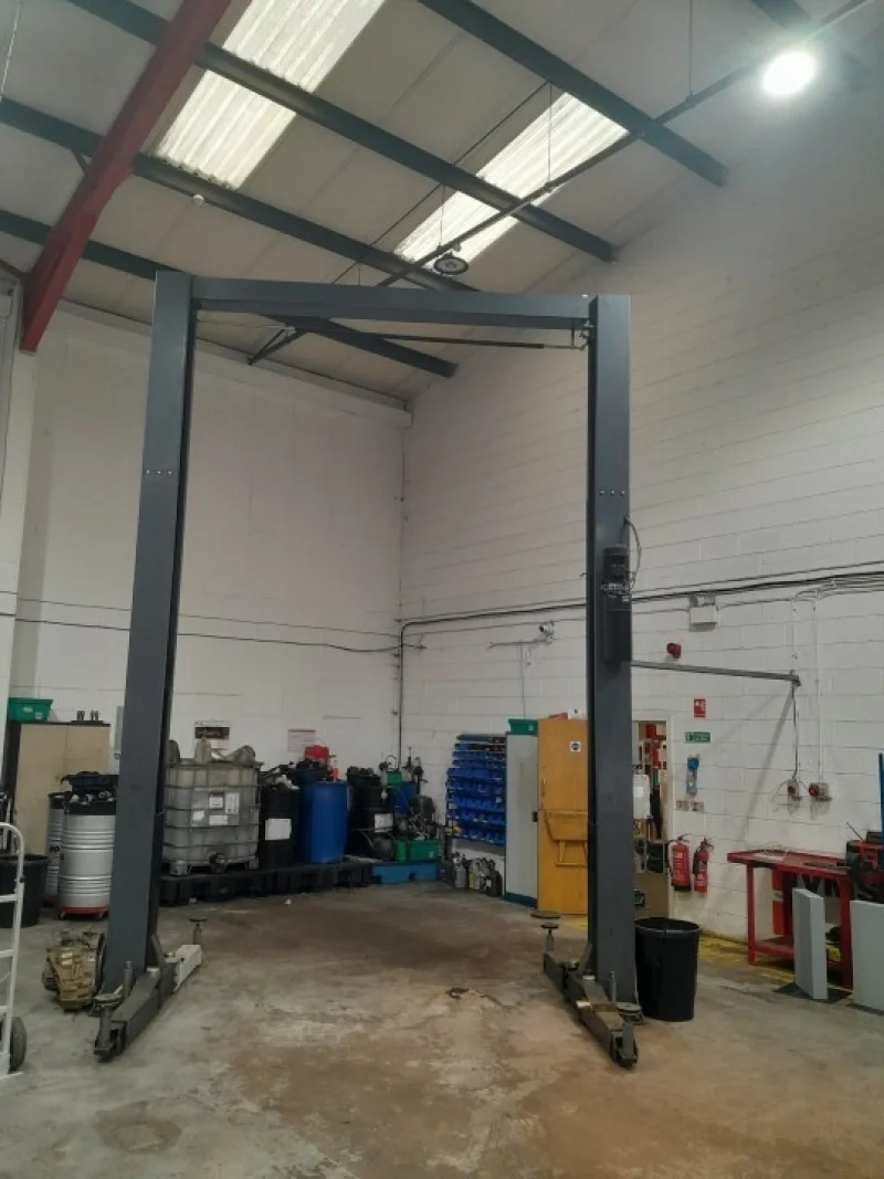 BTG Eddisons - Stockport - Assets of a Vehicle Fleet Management Company to include Range of Garage Equipment at Auction - TAMWORTH - Auction Image 2