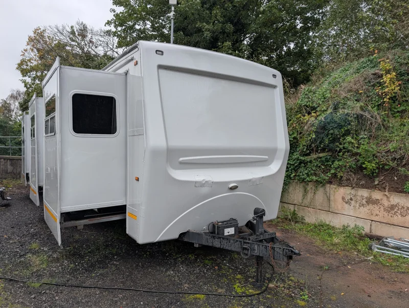 BPI - On Location Facilities Trailers & Vehicles at Auction - Auction Image 2