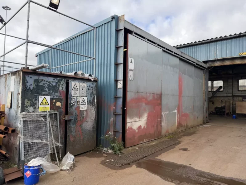Gavel Auctioneers Ltd - Unreserved Online Auction - 2021 Jaspa Deep Throat Heavy Duty Section Band Saw, Haco Type TS3012 Guillotine & 4no. Temporary Buildings at Auction - Auction Image 5