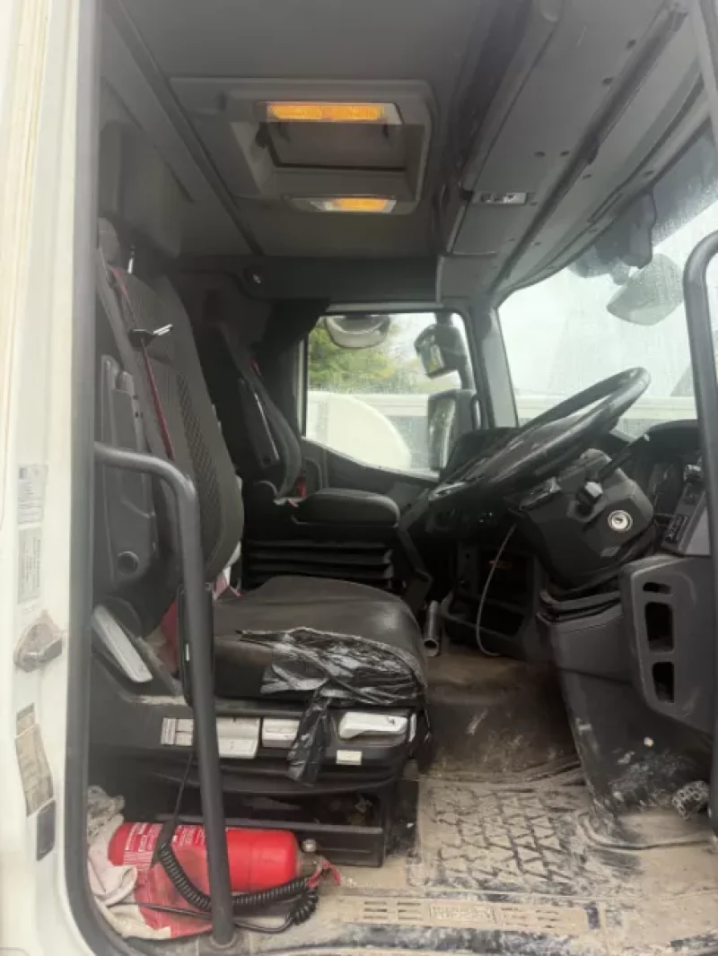 Gavel Auctioneers Ltd - Unreserved Online Auction - 2019 Renault T440 Tractor Unit with Tipping Gear at Auction - Auction Image 6