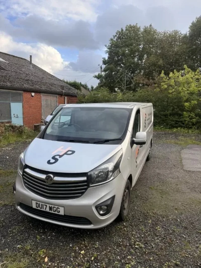 JPS Chartered Surveyors - Motor Vehicle Auction | VW Crafter Dropside | Vauxhall Vivaro's - Auction Image 3