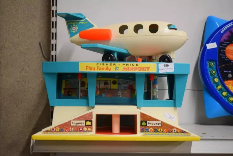 Gilbert Baitson - Collectible Toy Auction - Auction Image 4