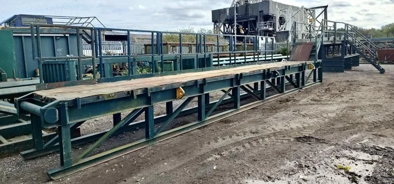 Pinder Asset Solutions Ltd - 4 Derrick Shale Shakers, Mud Pumps, Dragon Frac Tank Trailers; Fuel, Water and Shaker Tanks; Failing Rigid Mast, Containers, Work Trestles, Hose, Connectors from a Land Drilling Company at Auction - Auction Image 7