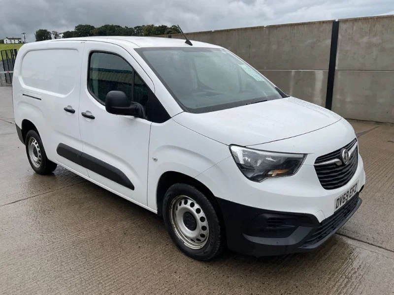 Mid Ulster Auctions Ltd - Vehicle Auction to include: Vans, Campervans, Curtainsider Trailers, Lorries, Horse Lorry & More - Auction Image 1