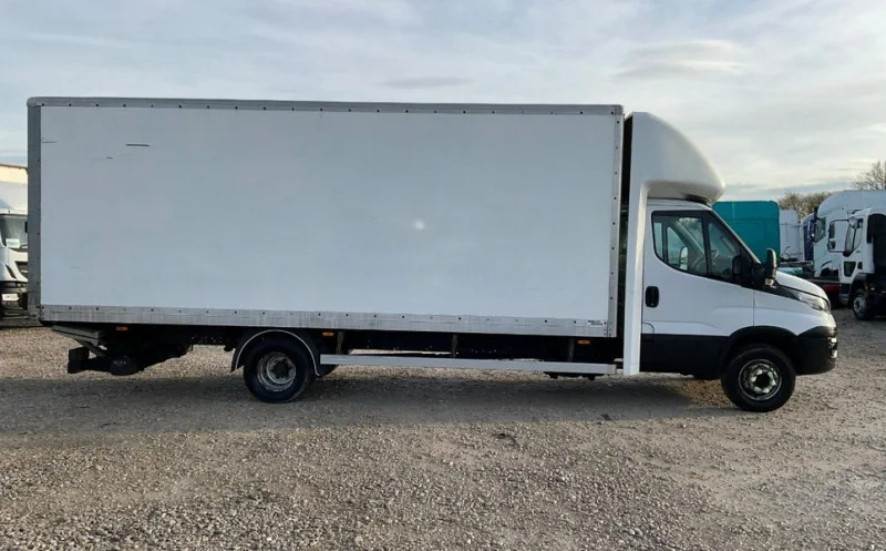 BPI Auctions - 2019 & 2018 Iveco Daily, Eurocargo & Stralis Commercial Vans Auction - Auction Image 4