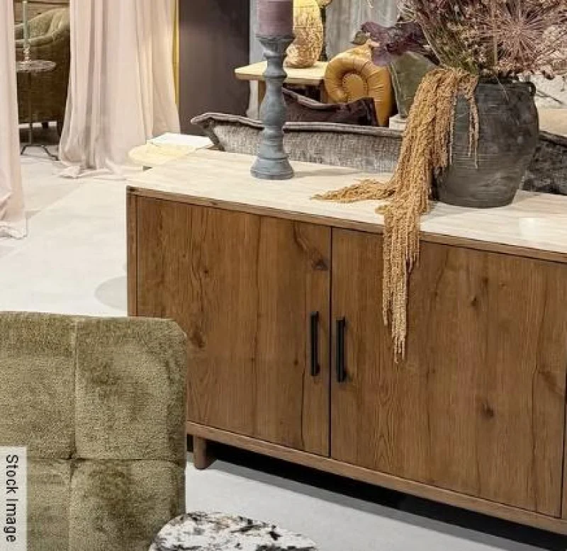 In2Corporate Ltd - 15th Oct: Modern & Contemporary Designer-led Furniture, Interior Pieces and Statement Sofas + Luxury Lighting from a Prestigious Manufacturer - Auction Image 8
