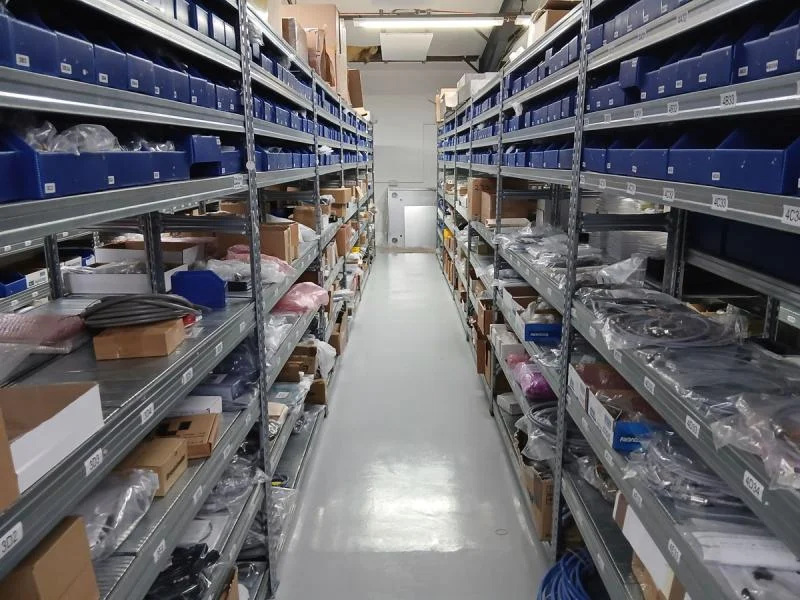 W & H Peacock - Specialist Laboratory Tools, Machinery, Factory Handling Equipment, Stock, Computers and Office Furniture - Auction Image 4