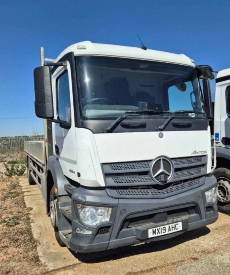Wyles Hardy & Co - HGV's, Light Commercials & Construction Tools Auction - Auction Image 4