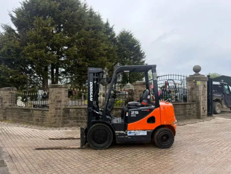 Universal Auctions Group Ltd - BANK HOLIDAY BONANZA, Ex-Fleet Vehicles, Agri & Farm, Heavy Plant, Machinery, HGVs & Much More at Auction - Auction Image 4
