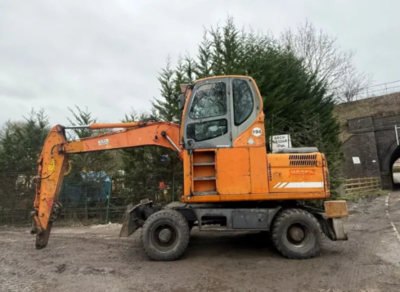 Universal Auctions Group Ltd - Major Clearance Auction, Over 700 lots: Ex-Fleet Vehicles, Agri & Farm, Heavy Plant, Machinery, HGVs & Much More - Auction Image 2