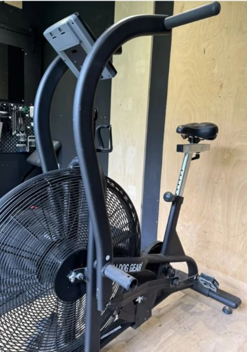 JPS Chartered Surveyors - One Lot Auction - Gym/Fitness Equipment to include: Functional Power Rack, Bulldog Air Bike, Weighted Vests & More - Auction Image 6