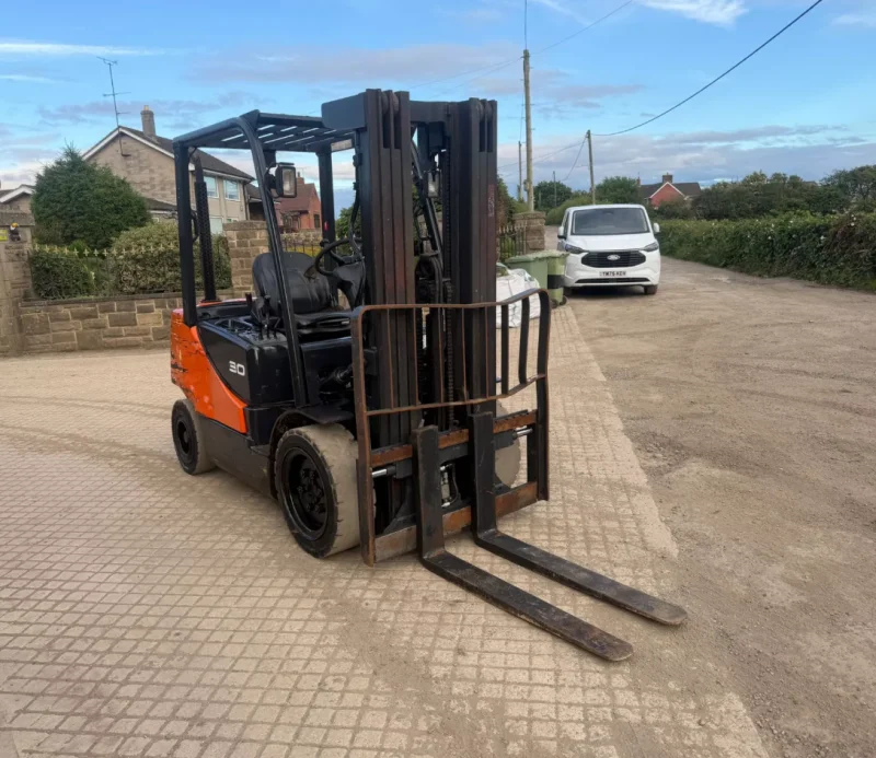 Universal Auctions Group Ltd - MAJOR MULIT-LOT EVENT, Plant, HGVs, Ex-Fleet Vehicles, Agri Equipment, Machinery & More - Auction Image 7