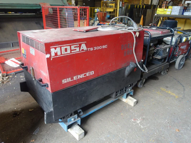 W & H Peacock - Fabrication Plant, Machine Tools Containers and Vehicles at Auction - Auction Image 4