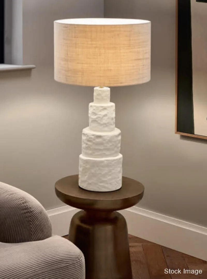 In2Corporate Ltd - Luxury Lighting from a Prestigious Manufacturer - Auction Image 4