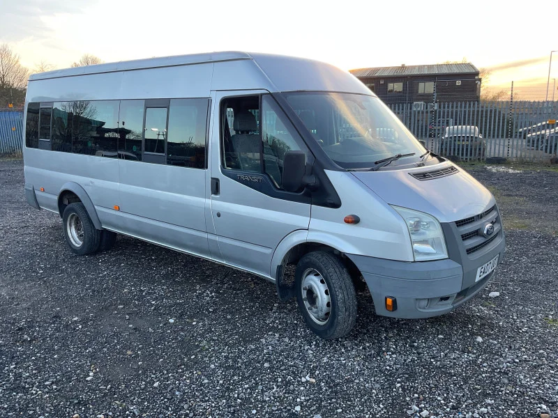 BPI Auctions - Commercial Vehicles Auction to include: Tractor Units, Skip Loader, Curtainside Lorries, Tri-Axle Skeleton Trailer, Minibus & More - Auction Image 6