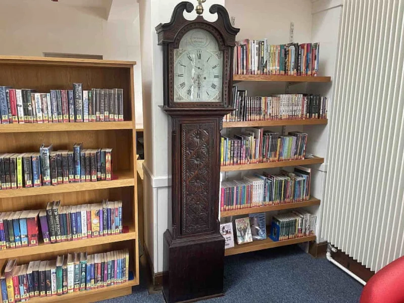 Sweeney Kincaid - Contents of a School at Auction - Auction Image 6
