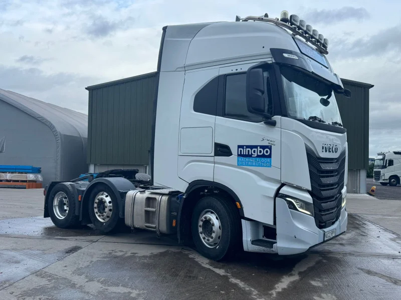 BPI Auctions - Commercial Vehicles Auction to include: Tractor Units, Skip Loader, Curtainside Lorries, Tri-Axle Skeleton Trailer, Minibus & More - Auction Image 1