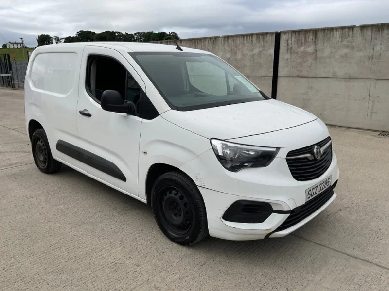 Mid Ulster Auctions Ltd - Vehicle Auction to include: Commercial Vans, Pickups, HGVs, Plant Lorries, Trailers, and Cars - Auction Image 2