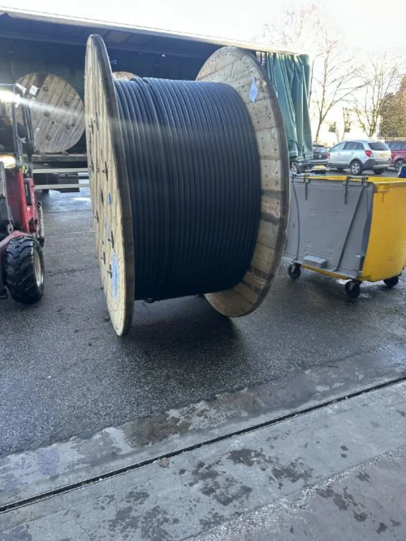 JPS Chartered Surveyors - 27 x Various Electrical Utility Cable Reels Auction - Auction Image 2