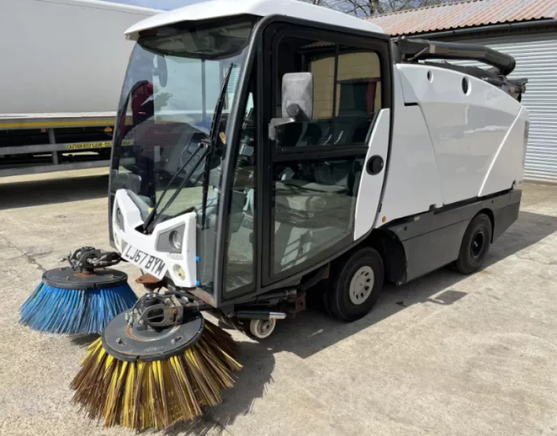 Universal Auctions Group Ltd - Massive Multi-Lot Auction; Ex-Fleet Vans, Agri, Construction & Heavy Plant Machinery And Much More! - Auction Image 7